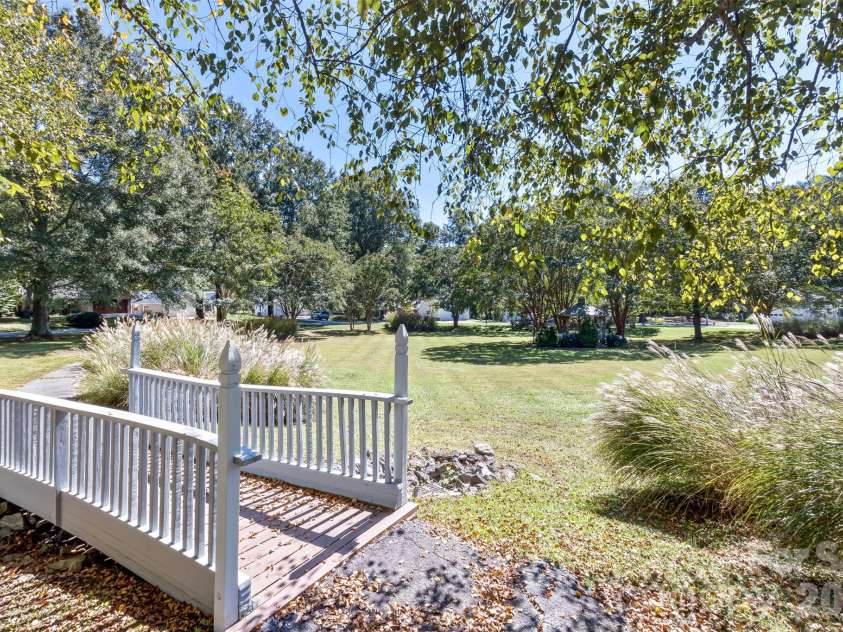 2911 Middleton Place, Hendersonville, NC 28791.  MLS# CAR4433070, YatesRealty ID 56111. Walking path