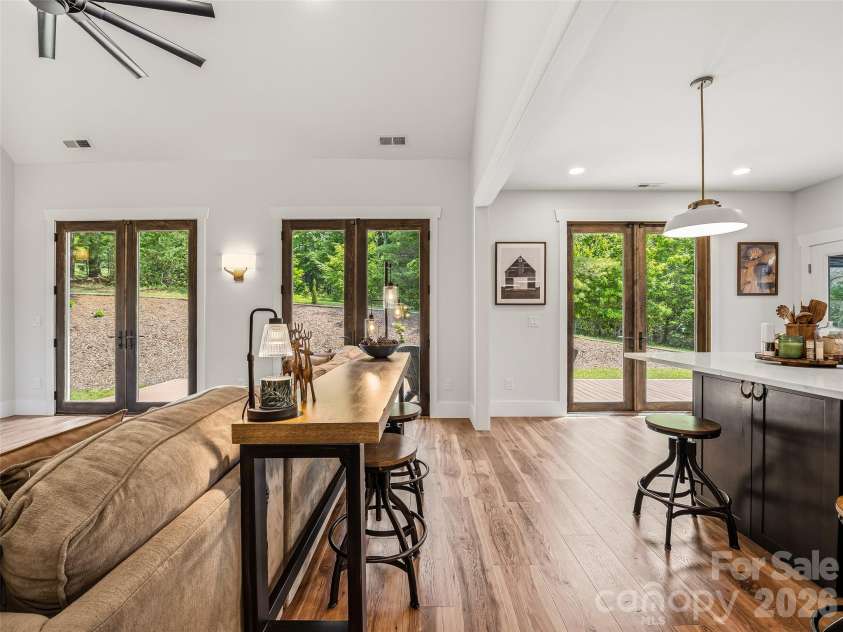 158 Trellem Trail, Hendersonville, NC 28739.  MLS# CAR4383297, YatesRealty ID 56112. 