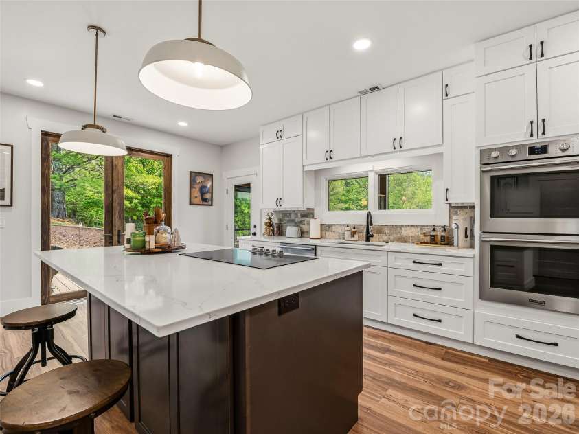 158 Trellem Trail, Hendersonville, NC 28739.  MLS# CAR4383297, YatesRealty ID 56112. 