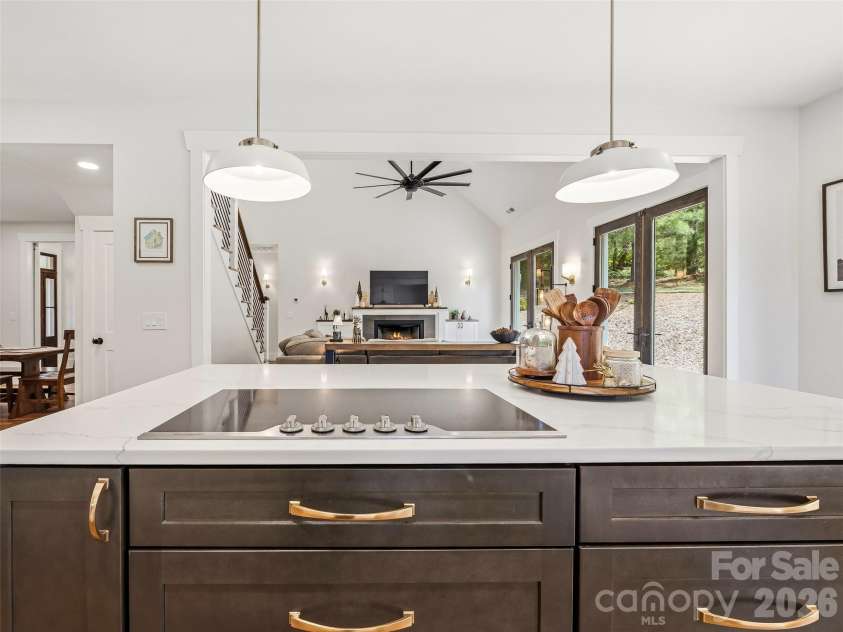 158 Trellem Trail, Hendersonville, NC 28739.  MLS# CAR4383297, YatesRealty ID 56112. 