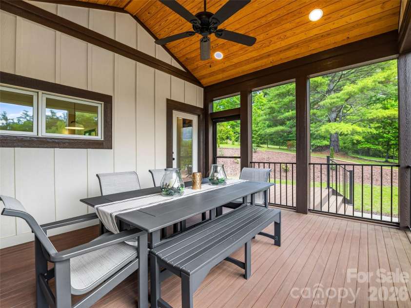 158 Trellem Trail, Hendersonville, NC 28739.  MLS# CAR4383297, YatesRealty ID 56112. 