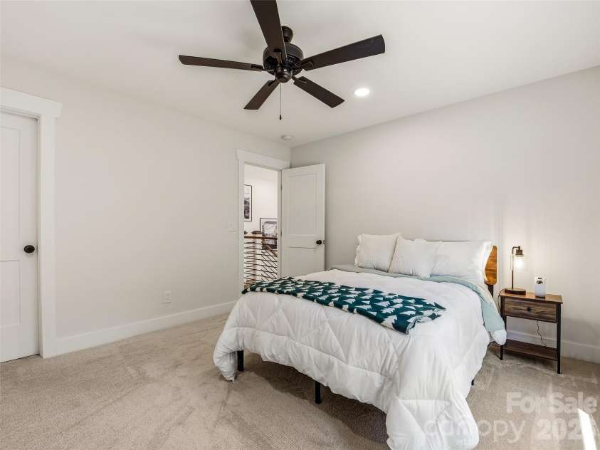 158 Trellem Trail, Hendersonville, NC 28739.  MLS# CAR4383297, YatesRealty ID 56112. 