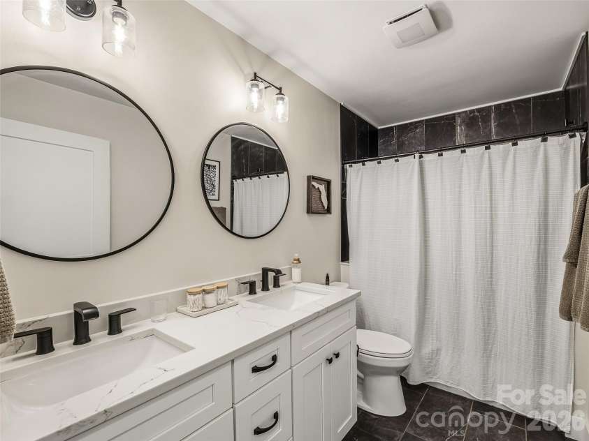 158 Trellem Trail, Hendersonville, NC 28739.  MLS# CAR4383297, YatesRealty ID 56112. 
