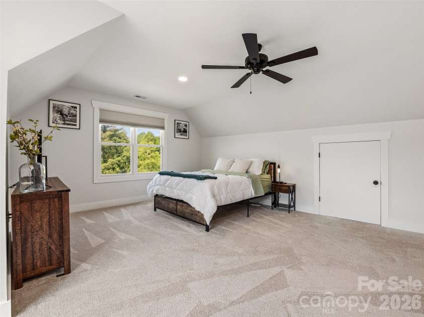 158 Trellem Trail, Hendersonville, NC 28739.  MLS# CAR4383297, YatesRealty ID 56112. 
