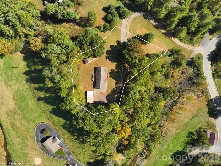 59 Higher Ground Lane, Burnsville, NC 28714.  MLS# CAR4433574, YatesRealty ID 56115. 