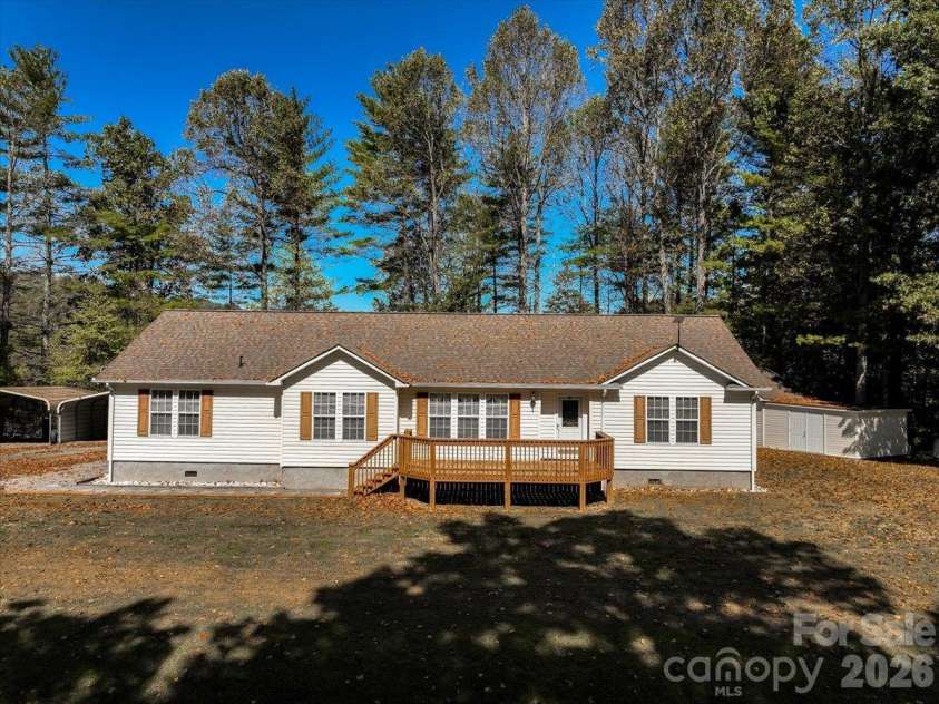 59 Higher Ground Lane, Burnsville, NC 28714.  MLS# CAR4433574, YatesRealty ID 56115. 