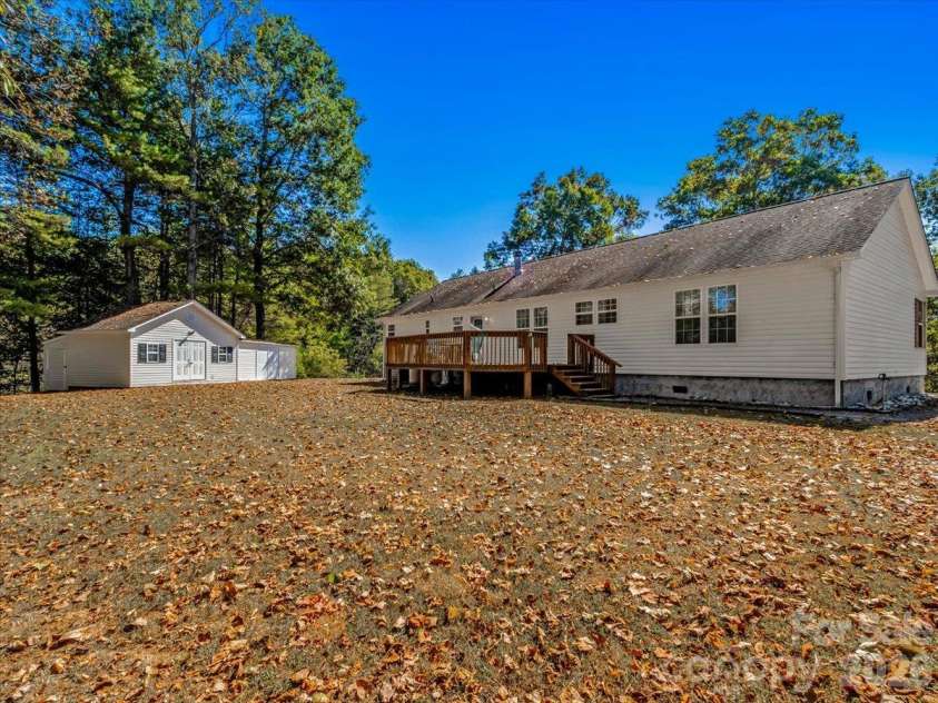 59 Higher Ground Lane, Burnsville, NC 28714.  MLS# CAR4433574, YatesRealty ID 56115. 
