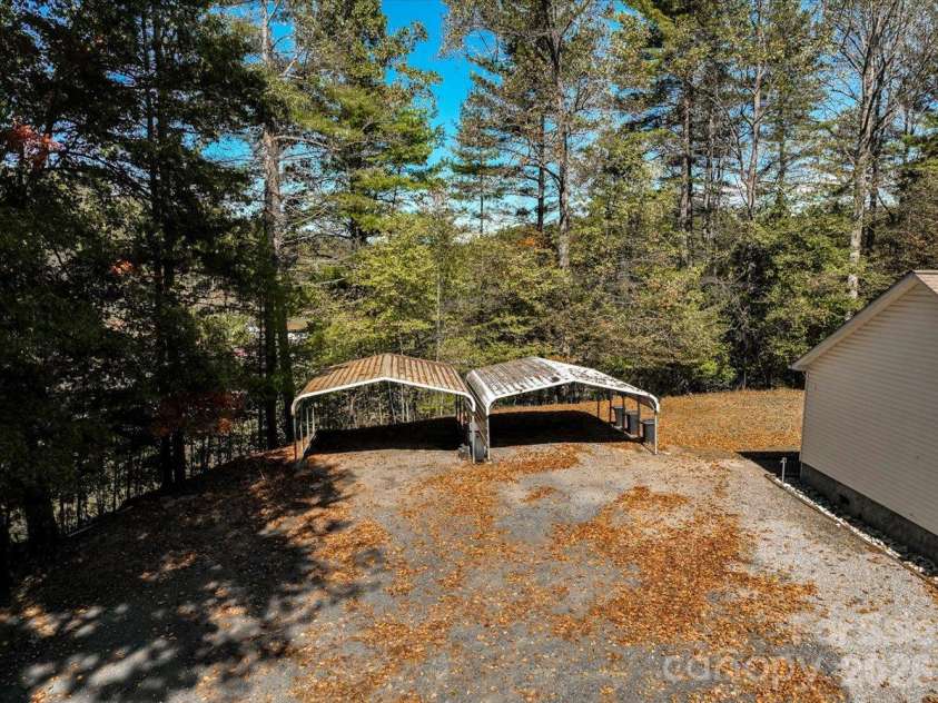 59 Higher Ground Lane, Burnsville, NC 28714.  MLS# CAR4433574, YatesRealty ID 56115. 