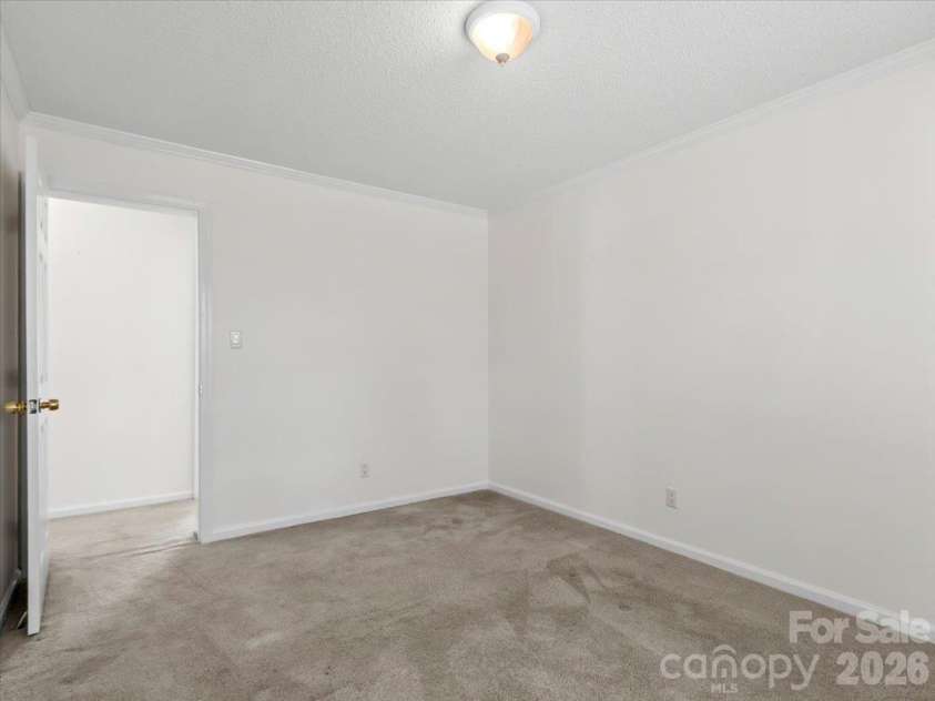 59 Higher Ground Lane, Burnsville, NC 28714.  MLS# CAR4433574, YatesRealty ID 56115. 