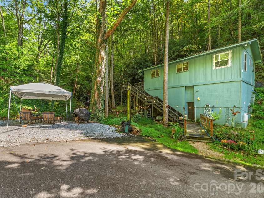 1000 Cane Creek Road, Sylva, NC 28779.  MLS# CAR4433583, YatesRealty ID 56119. 