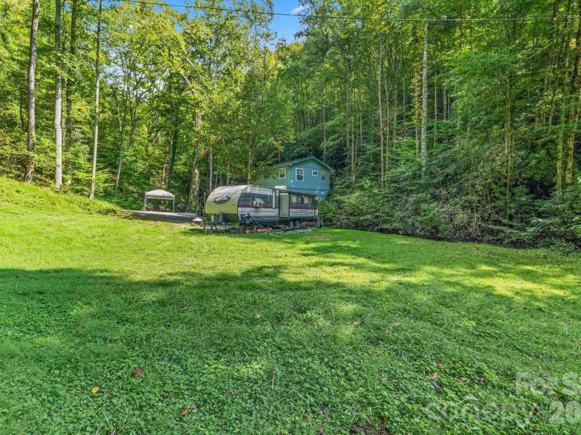1000 Cane Creek Road, Sylva, NC 28779.  MLS# CAR4433583, YatesRealty ID 56119. 