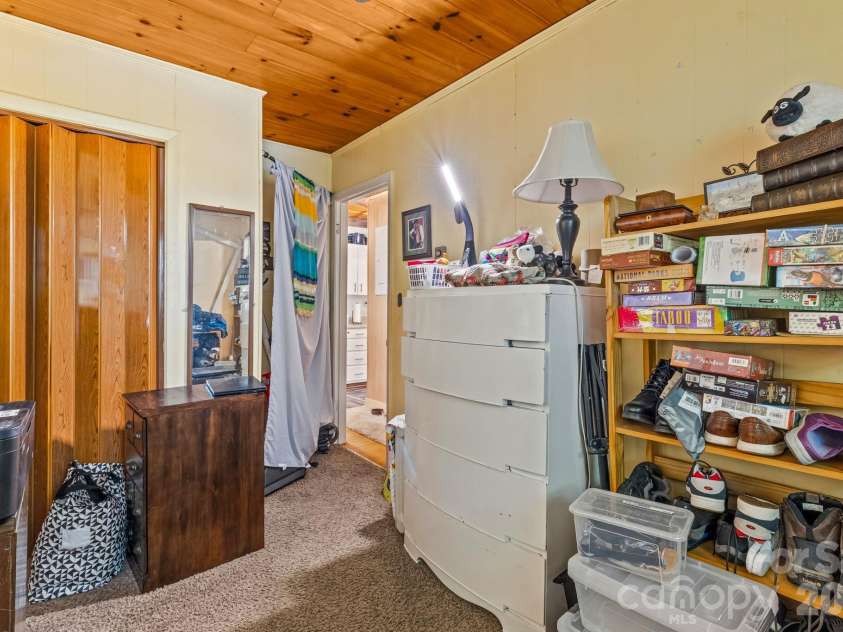 1000 Cane Creek Road, Sylva, NC 28779.  MLS# CAR4433583, YatesRealty ID 56119. 
