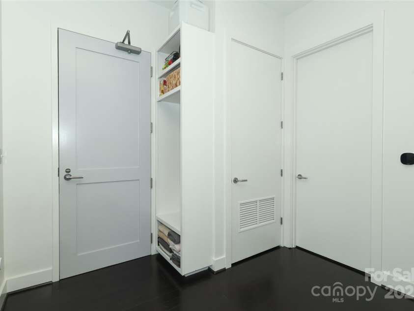 1100 Metropolitan Avenue, Charlotte, NC 28204.  MLS# CAR4241116, YatesRealty ID 5612. Convenient built-ins at the front door