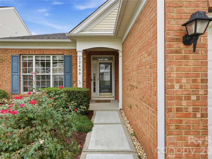 12409 Bobhouse Drive, Charlotte, NC 28277.  MLS# CAR4433393, YatesRealty ID 56120. 