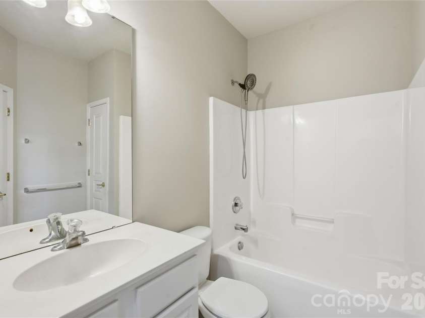 12409 Bobhouse Drive, Charlotte, NC 28277.  MLS# CAR4433393, YatesRealty ID 56120. 