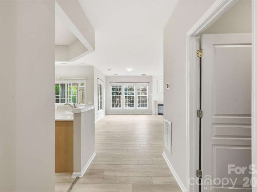 12409 Bobhouse Drive, Charlotte, NC 28277.  MLS# CAR4433393, YatesRealty ID 56120. 