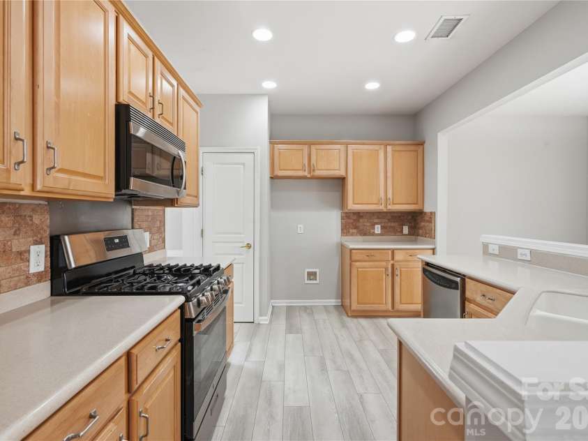 12409 Bobhouse Drive, Charlotte, NC 28277.  MLS# CAR4433393, YatesRealty ID 56120. 