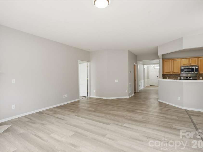 12409 Bobhouse Drive, Charlotte, NC 28277.  MLS# CAR4433393, YatesRealty ID 56120. 