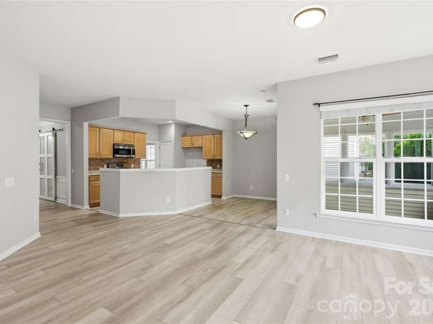 12409 Bobhouse Drive, Charlotte, NC 28277.  MLS# CAR4433393, YatesRealty ID 56120. 