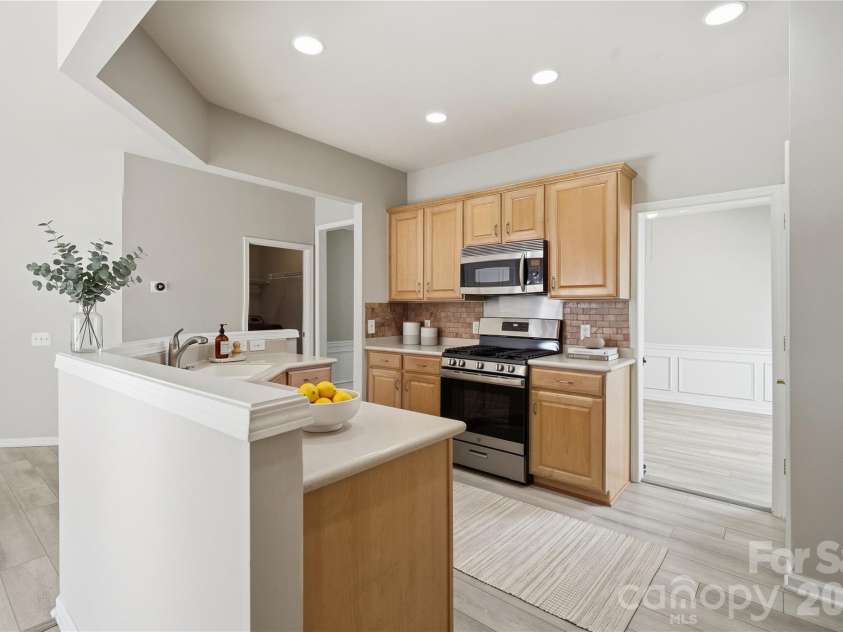 12409 Bobhouse Drive, Charlotte, NC 28277.  MLS# CAR4433393, YatesRealty ID 56120. Virtually Staged