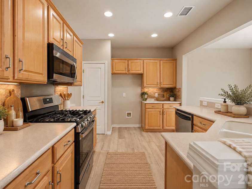 12409 Bobhouse Drive, Charlotte, NC 28277.  MLS# CAR4433393, YatesRealty ID 56120. Virtually Staged