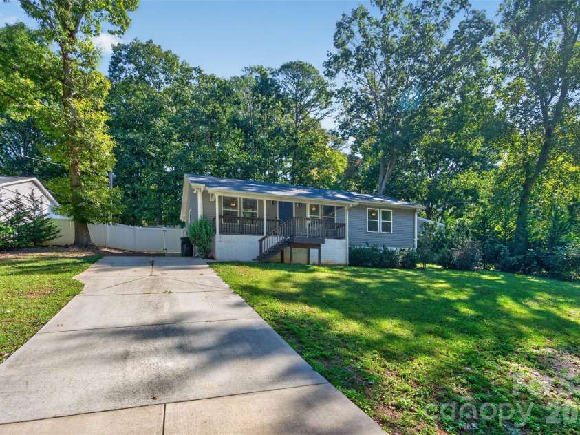 3812 Branding Iron Drive, Gastonia, NC 28052.  MLS# CAR4431762, YatesRealty ID 56121. 