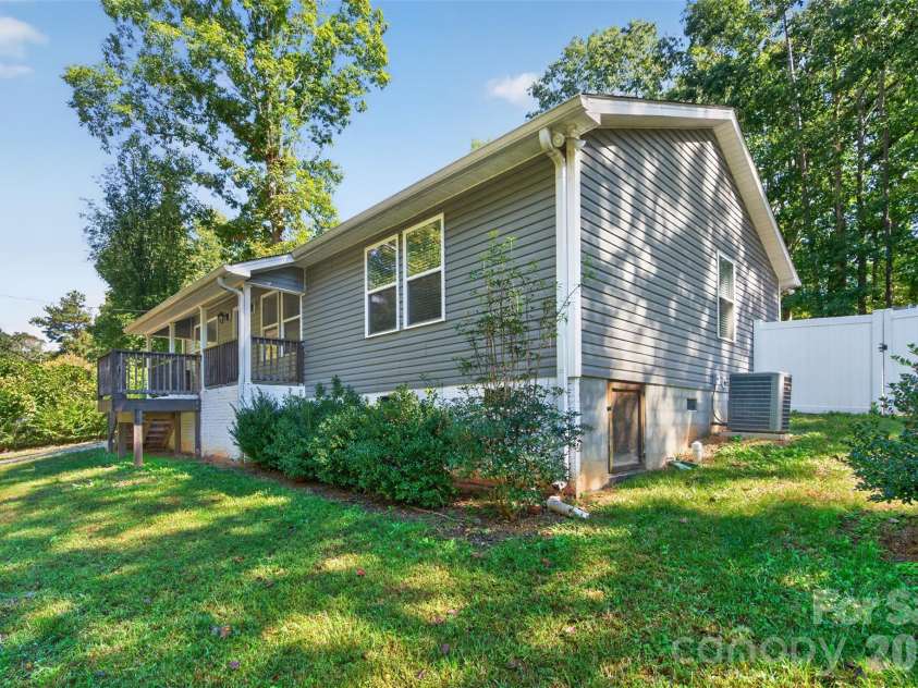 3812 Branding Iron Drive, Gastonia, NC 28052.  MLS# CAR4431762, YatesRealty ID 56121. 