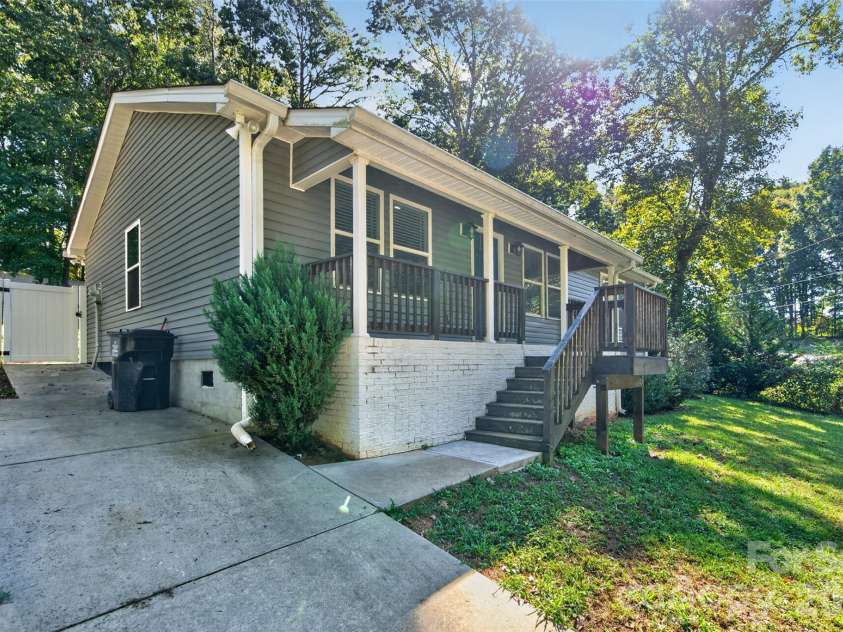 3812 Branding Iron Drive, Gastonia, NC 28052.  MLS# CAR4431762, YatesRealty ID 56121. 