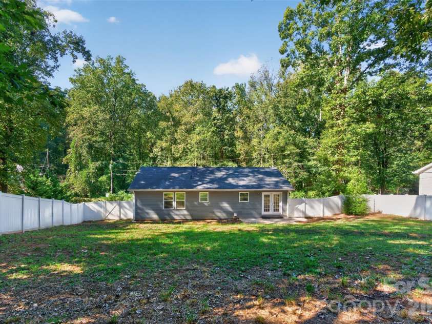 3812 Branding Iron Drive, Gastonia, NC 28052.  MLS# CAR4431762, YatesRealty ID 56121. 