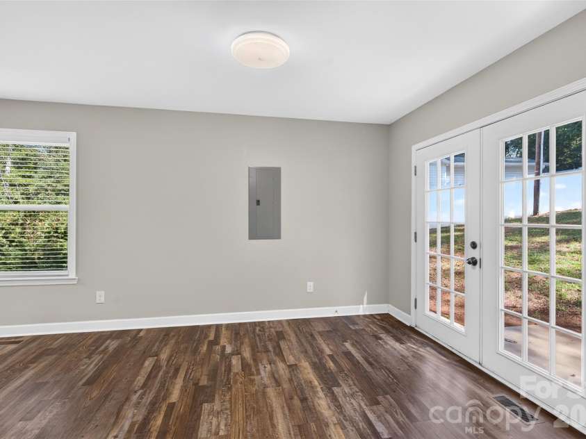 3812 Branding Iron Drive, Gastonia, NC 28052.  MLS# CAR4431762, YatesRealty ID 56121. Dinning Area