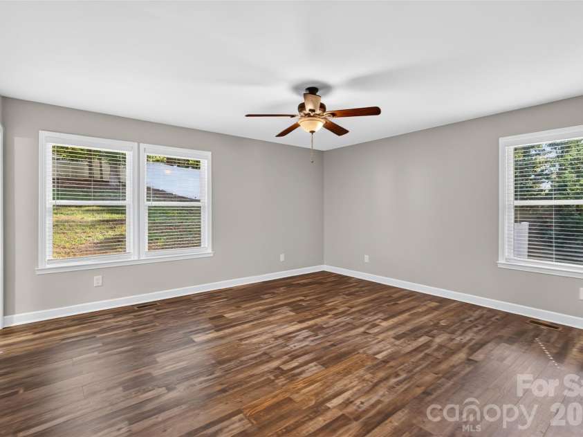 3812 Branding Iron Drive, Gastonia, NC 28052.  MLS# CAR4431762, YatesRealty ID 56121. Primary Suite