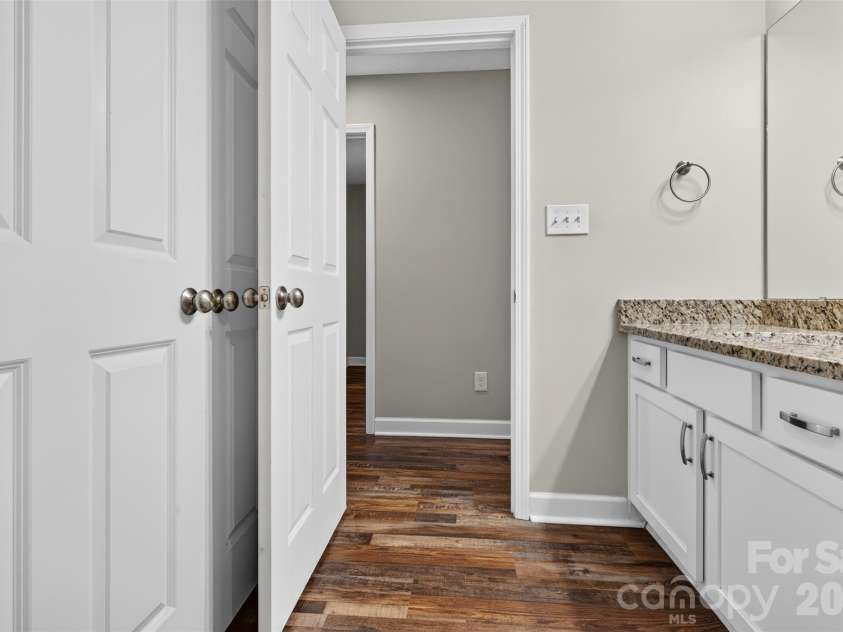 3812 Branding Iron Drive, Gastonia, NC 28052.  MLS# CAR4431762, YatesRealty ID 56121. Secondary Bathroom