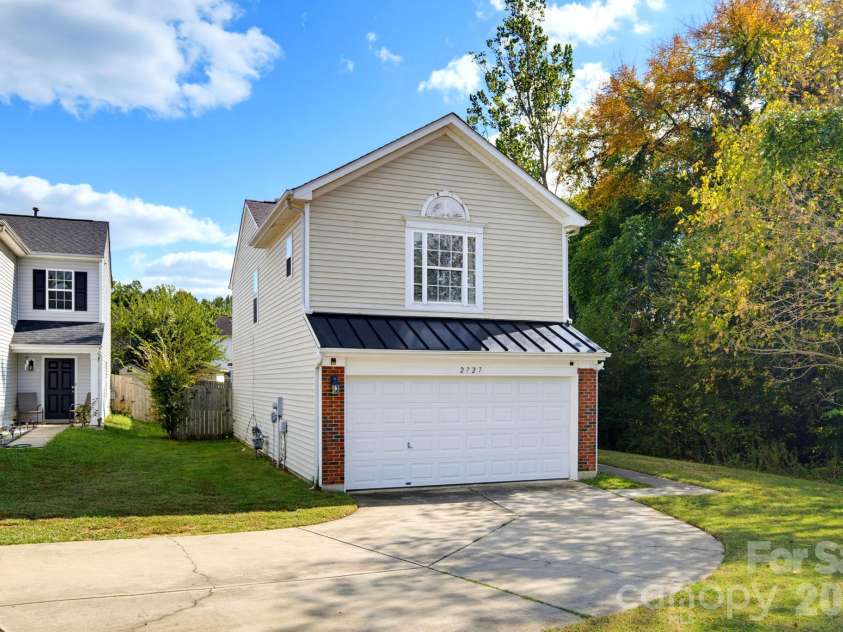 2727 Valley Court, Charlotte, NC 28273.  MLS# CAR4432338, YatesRealty ID 56122. 