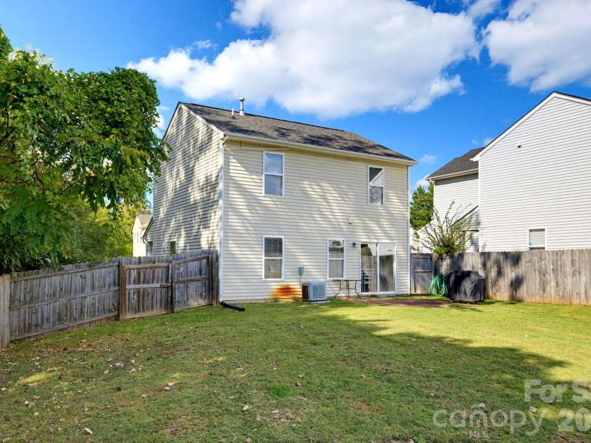 2727 Valley Court, Charlotte, NC 28273.  MLS# CAR4432338, YatesRealty ID 56122. 