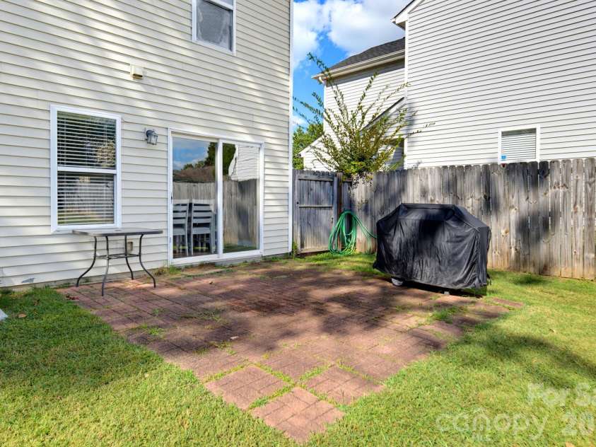 2727 Valley Court, Charlotte, NC 28273.  MLS# CAR4432338, YatesRealty ID 56122. 