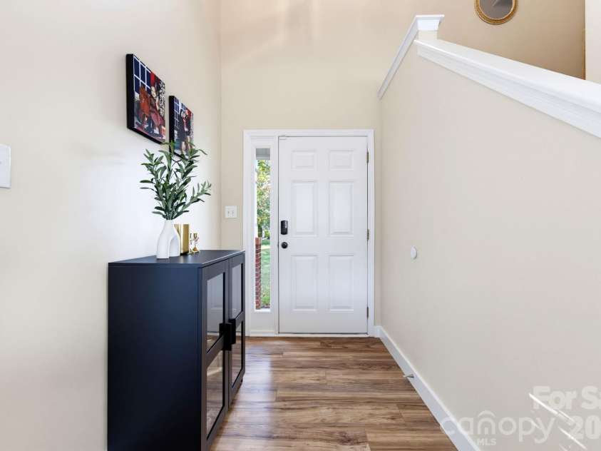 2727 Valley Court, Charlotte, NC 28273.  MLS# CAR4432338, YatesRealty ID 56122. 