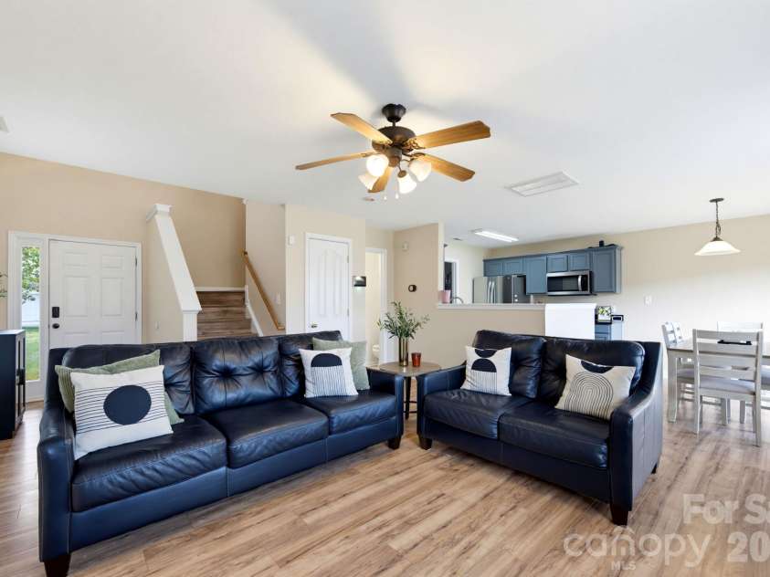 2727 Valley Court, Charlotte, NC 28273.  MLS# CAR4432338, YatesRealty ID 56122. 