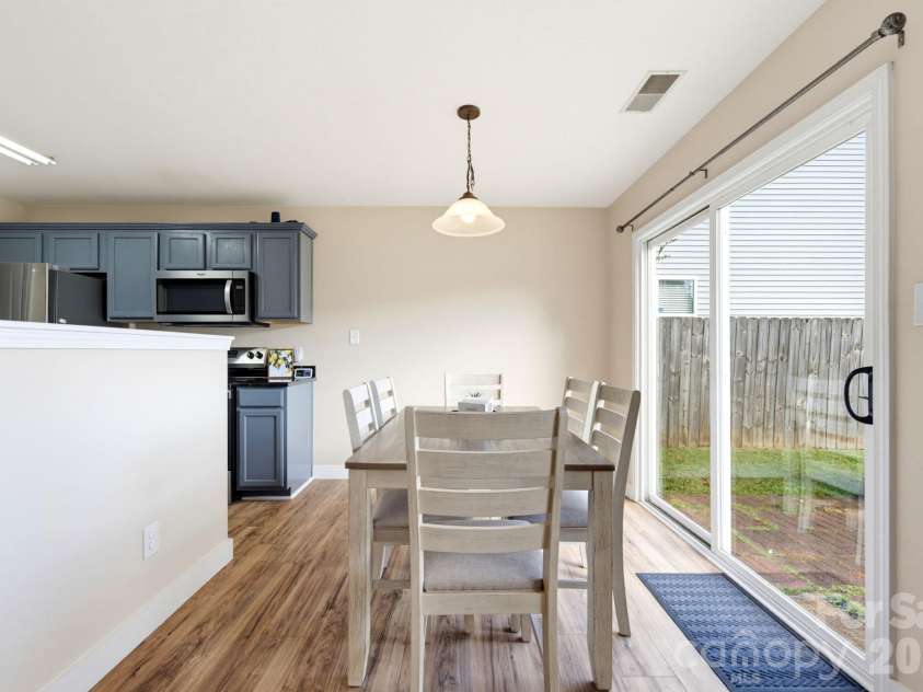 2727 Valley Court, Charlotte, NC 28273.  MLS# CAR4432338, YatesRealty ID 56122. 