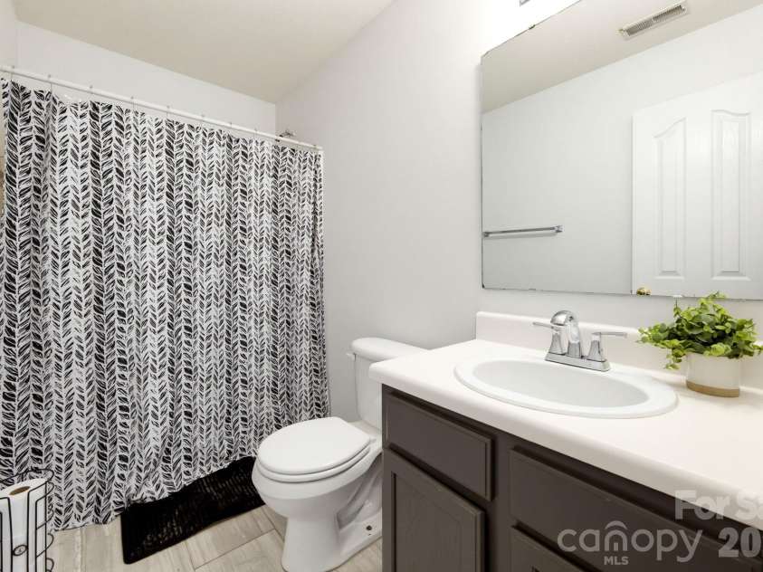 2727 Valley Court, Charlotte, NC 28273.  MLS# CAR4432338, YatesRealty ID 56122. 