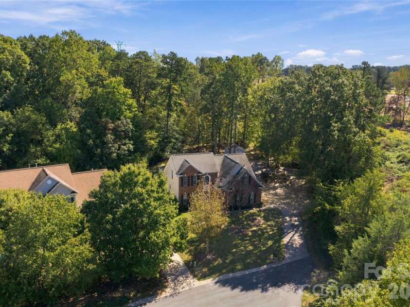 195 Huntly Lane, Mooresville, NC 28115.  MLS# CAR4433236, YatesRealty ID 56123. 
