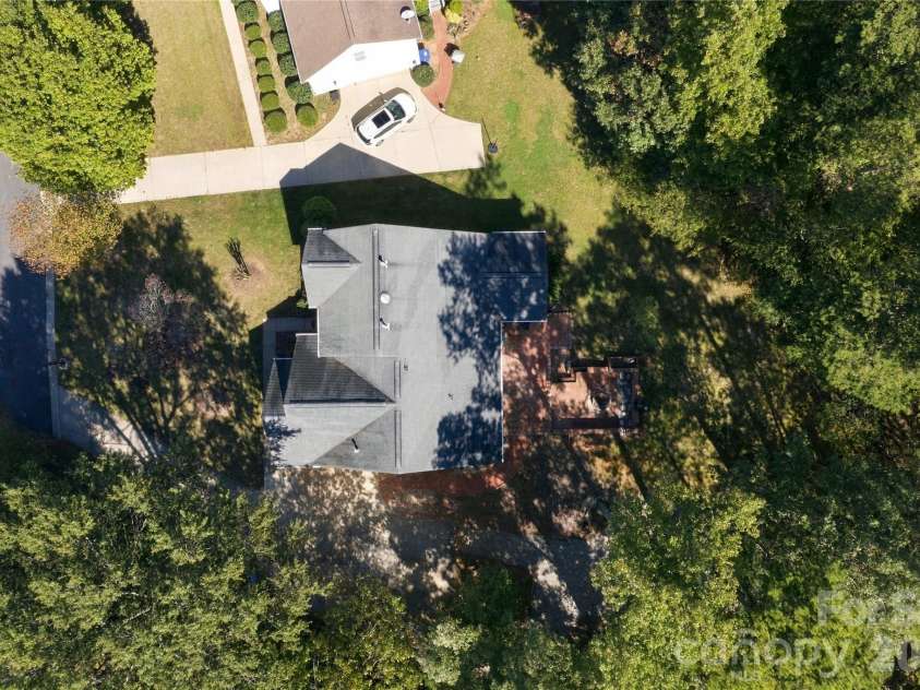195 Huntly Lane, Mooresville, NC 28115.  MLS# CAR4433236, YatesRealty ID 56123. 