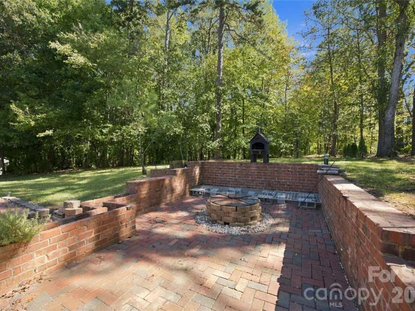 195 Huntly Lane, Mooresville, NC 28115.  MLS# CAR4433236, YatesRealty ID 56123. 