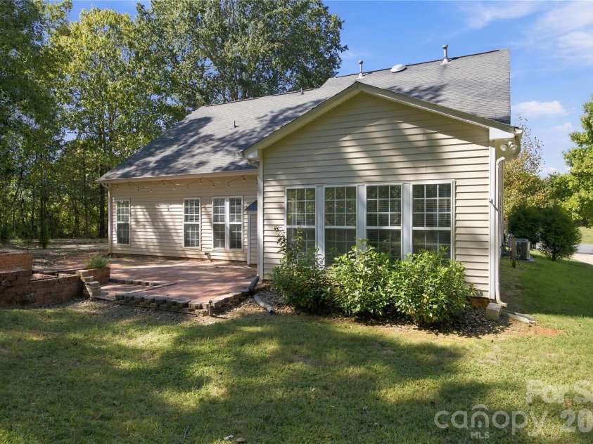 195 Huntly Lane, Mooresville, NC 28115.  MLS# CAR4433236, YatesRealty ID 56123. 