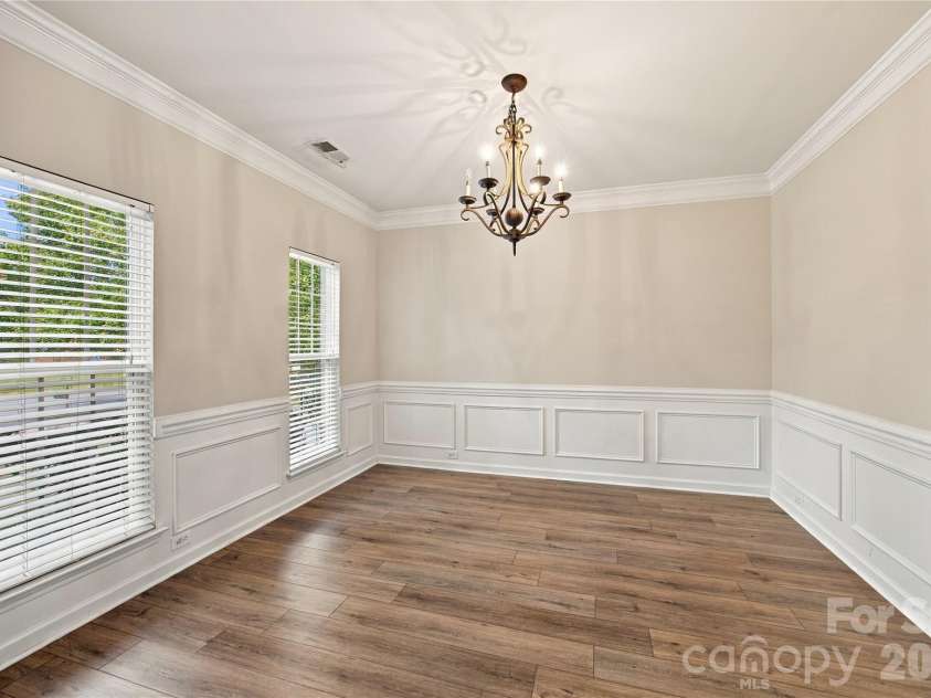 195 Huntly Lane, Mooresville, NC 28115.  MLS# CAR4433236, YatesRealty ID 56123. Dining room