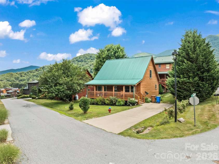 588 Panoramic Loop, Maggie Valley, NC 28751.  MLS# CAR4431380, YatesRealty ID 56124. 
