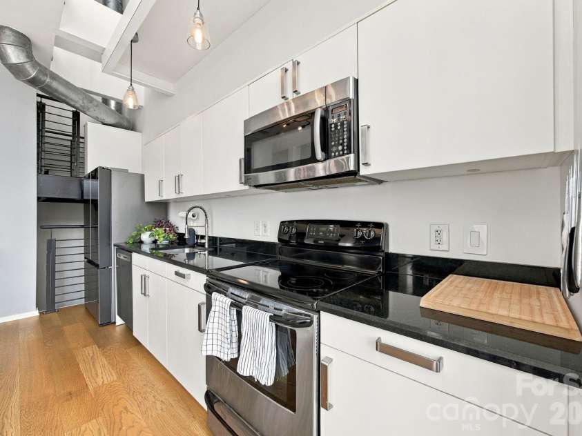 3123 Davidson Street, Charlotte, NC 28205.  MLS# CAR4433136, YatesRealty ID 56125. 
