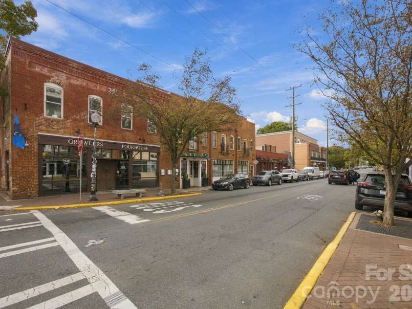 3123 Davidson Street, Charlotte, NC 28205.  MLS# CAR4433136, YatesRealty ID 56125. 