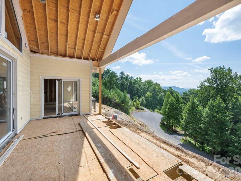 154 Twin Courts Drive, Weaverville, NC 28787.  MLS# CAR4426503, YatesRealty ID 56126. 