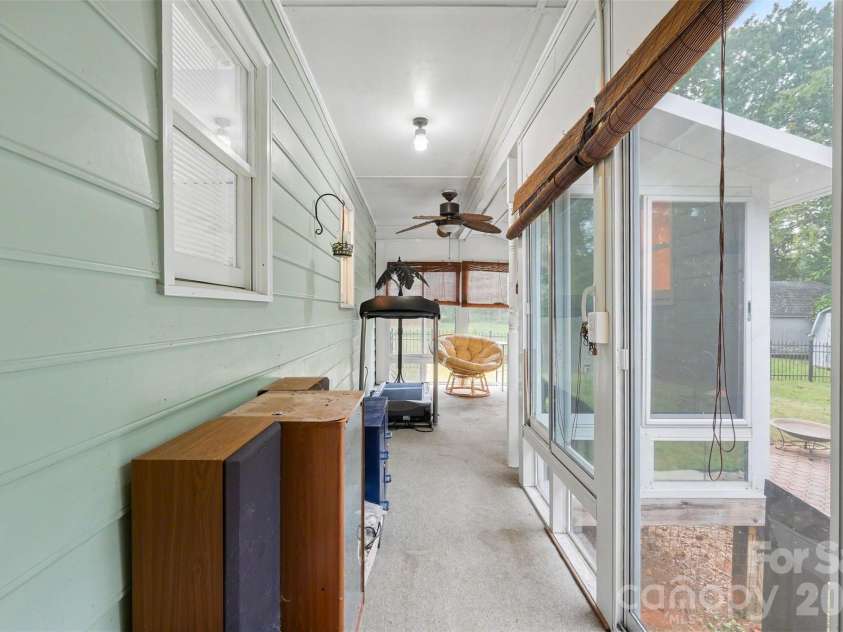 1617 Lawing Road, Charlotte, NC 28216.  MLS# CAR4429211, YatesRealty ID 56127. 
