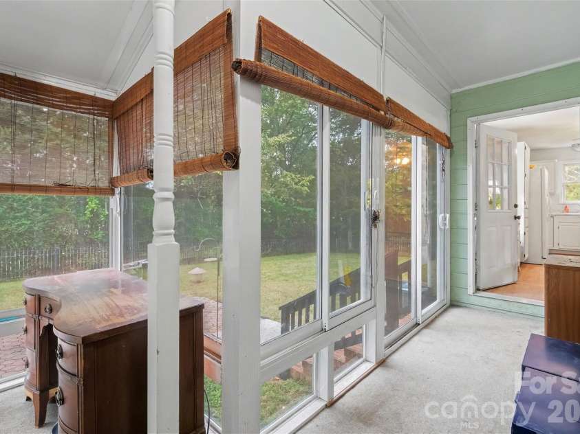 1617 Lawing Road, Charlotte, NC 28216.  MLS# CAR4429211, YatesRealty ID 56127. 